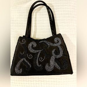 BOUTIQUE BLACK EVENING PURSE W/ BLACK/SILVER SEQUENCE EMBELLISHMENTS NWOT STRAP